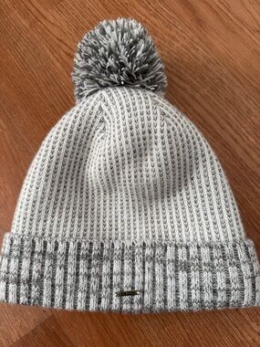 L.L. Bean Gray and Light Gray Ribbed Pom-Pom Beanie